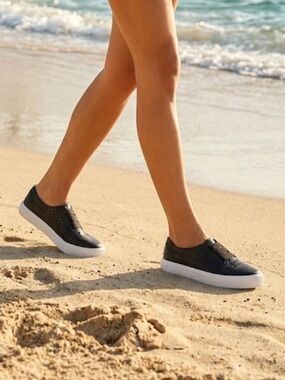 Blowfish Malibu Ruby Rubber Shoes, Sz 9, Black